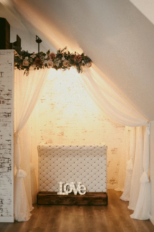 Fly the Coop Wedding Chapel photo 3