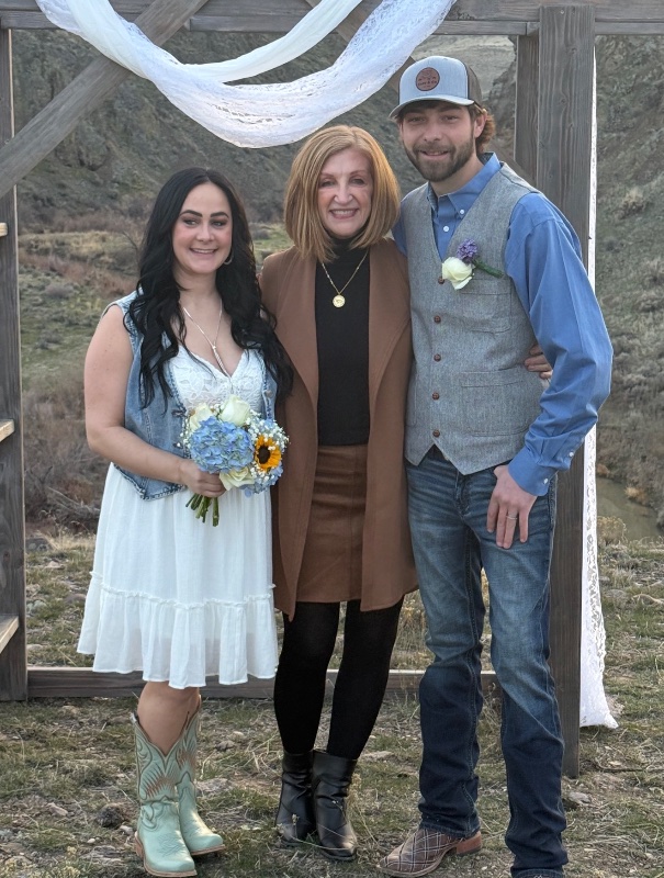 Wedding Officiant Pauline Downey photo 2