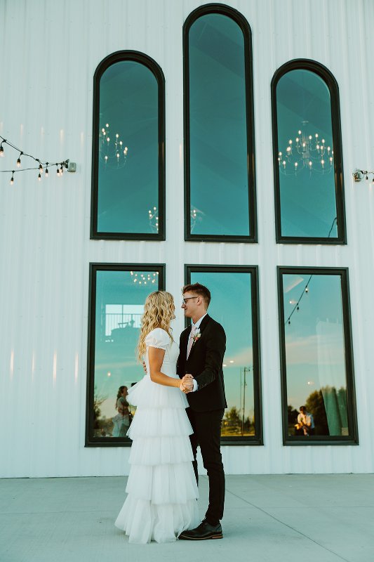 Rustic Daisy Barn photo 4