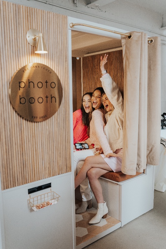 The Oaka Booth photo 5